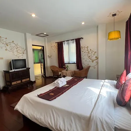 Thapae Boutique House Hotel